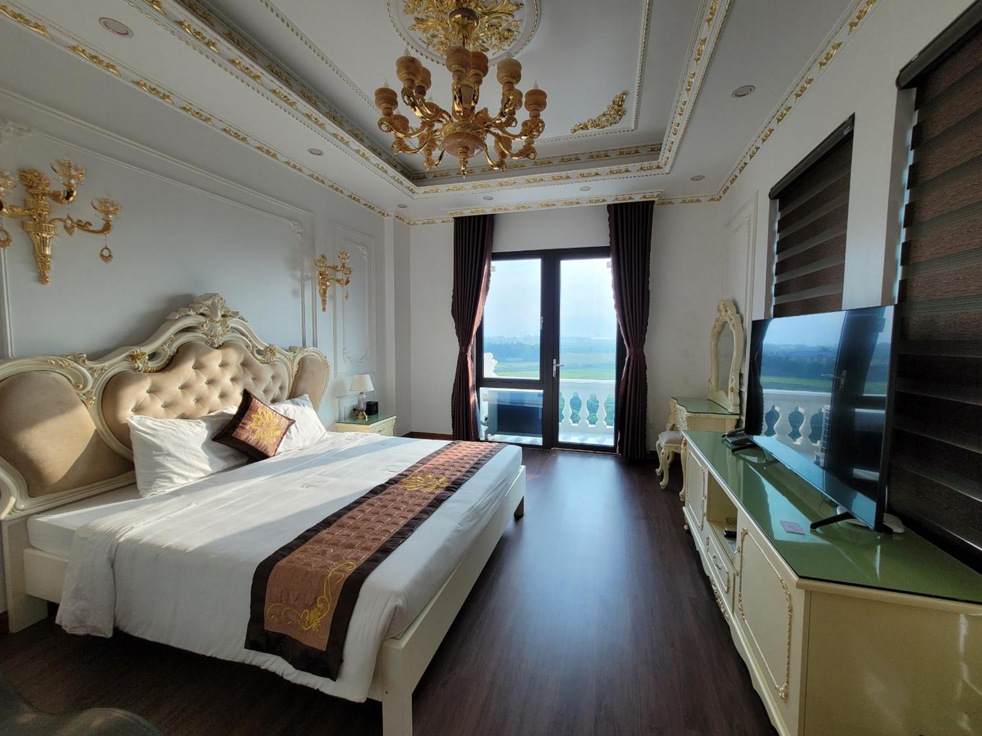 Khach San Hoa Dong Hotell Phu Ly Exteriör bild